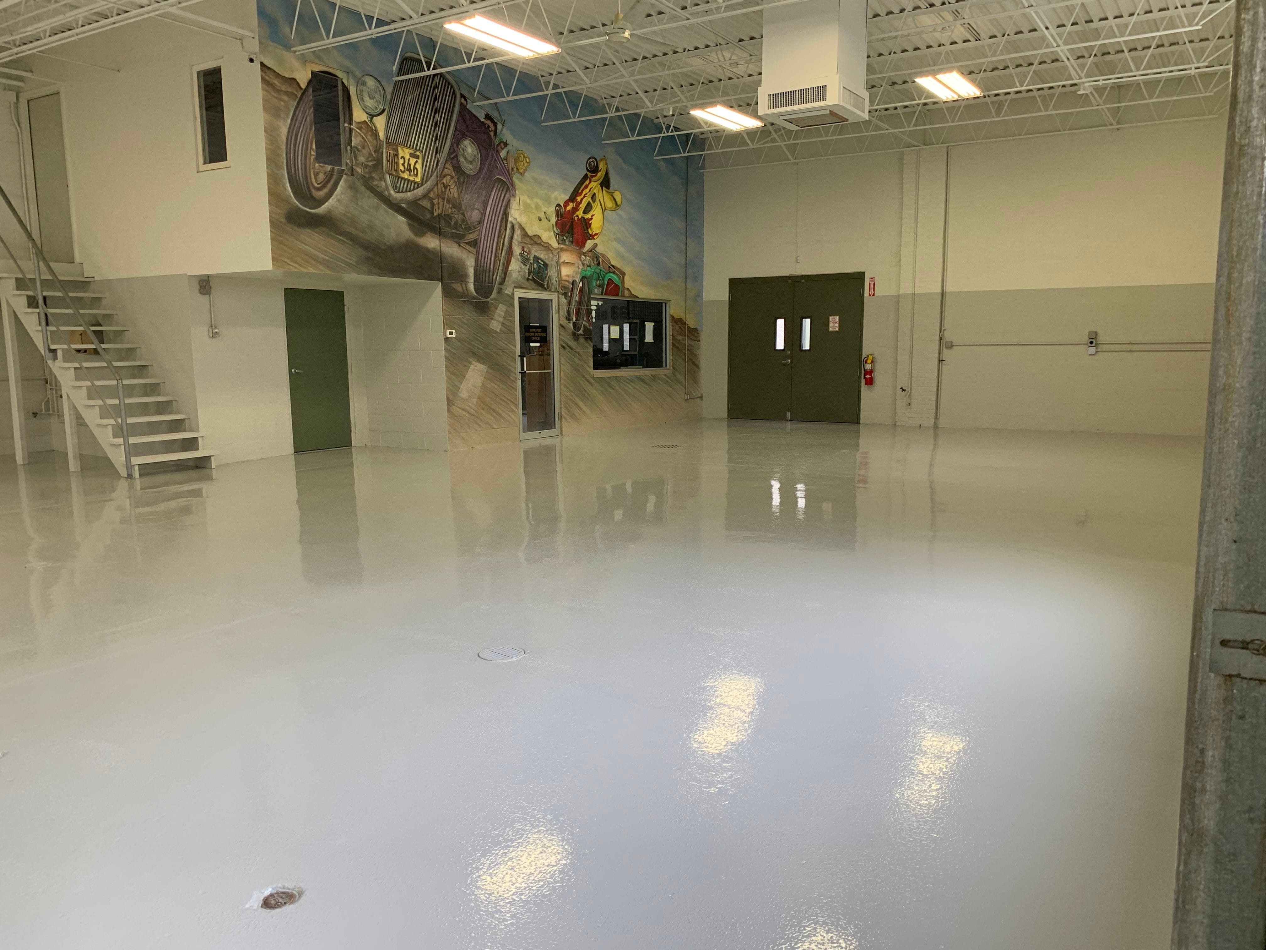 Manufacturing environment with a grey epoxy floor
